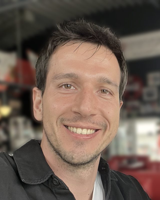 Kerem Yakutlu'nun portresi, gülümsüyor.